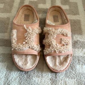 Ugg slippers size 8